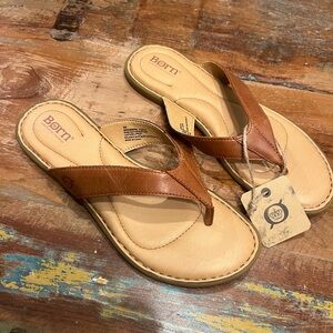New in Box Born Ciara Leather Flip Flops